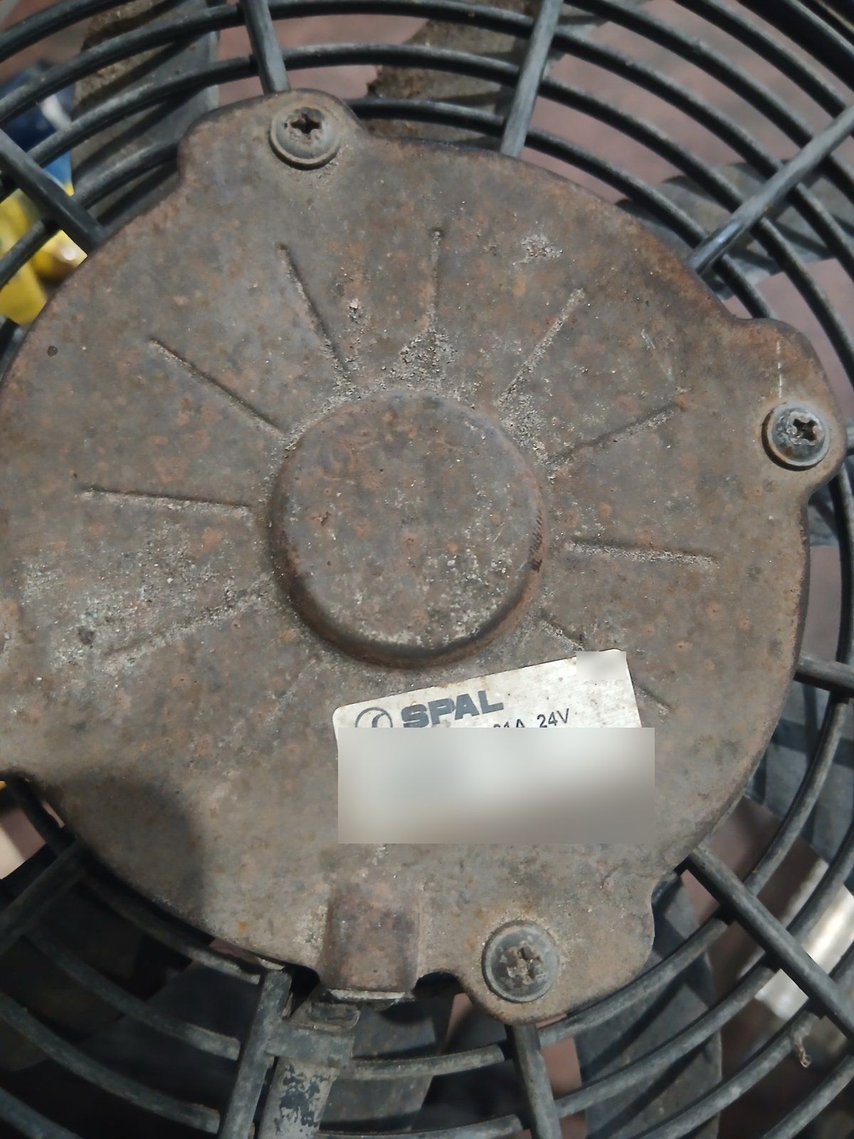Moteur de ventilateur de balayeuse bloqué par la corrosion